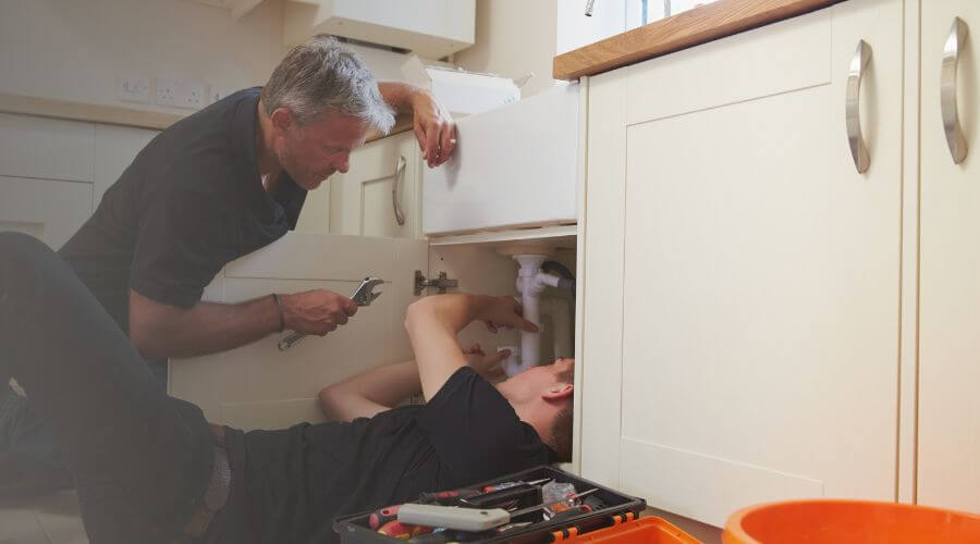 Professional burst pipe repair services in Putnam, IL